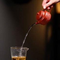 Ấm Trà Tử Sa Đại Hồng Bào Dáng Đức Trung DT004 vòi ấm được thiết kế cho dòng nước mạnh