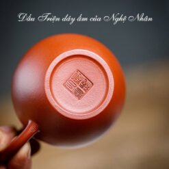 Đảm bảo chất lượng ấm Tử Sa với bề mặt mịn màng