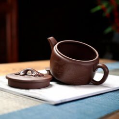 Quai ấm được thiết kế vòng cung cong nhẹ lân phía trên độc đáo