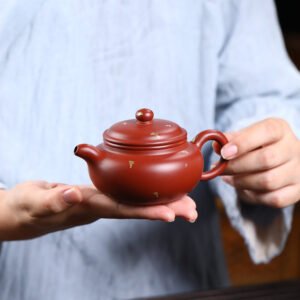 Chọn ấm dựa vào đối tượng tặng quà