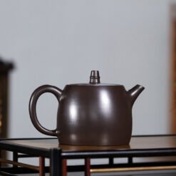 Ấm Tử Sa Hắc Nê Dáng Hán Đạc HD008 thân ấm phía sau trơn láng