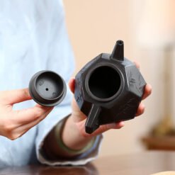 Ấm Tử Sa Hắc Nê Dáng Lục Phương cao cấp LP001 nắp ấm vừa vặn