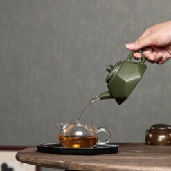 Ấm Tử Sa Lục Nê Dân Quốc Dáng Lục Phương cao cấp LP003 vòi ấm thiết kế cho dòng chảy mạnh