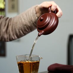 Ấm tử sa Phỏng Cổ dùng để pha với những loại trà đậm vị