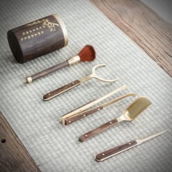 Những món trà cụ trong bộ trà cụ